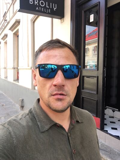  ,   Valer, 37 ,   ,   , c 