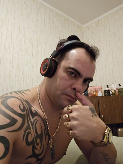 ,   Enmanuel, 34 ,   ,   