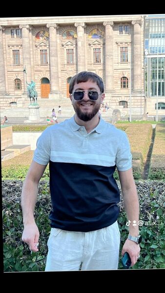  ,   Ali, 32 ,   ,   