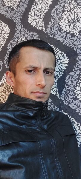 ,   Axmed, 37 ,   ,   
