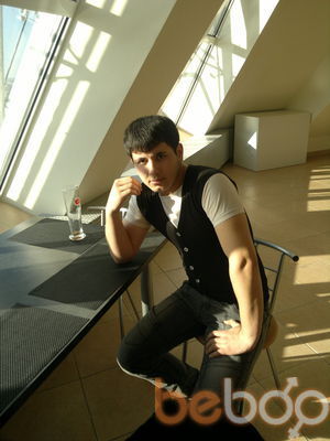  ,   Artur, 32 ,   ,   , c , 