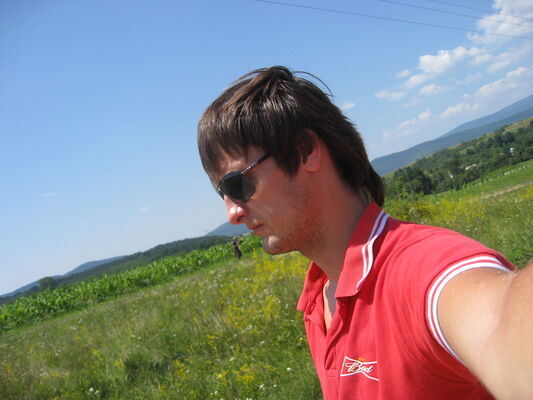  ,   Mishka, 32 ,   