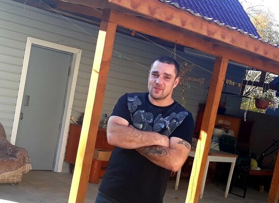  ,   Andrej, 40 ,   ,   , c 