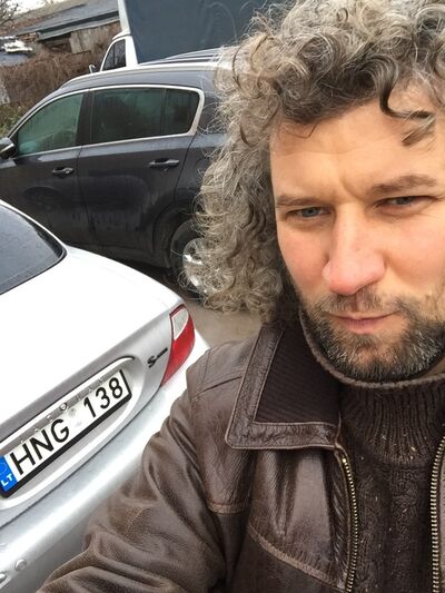  ,   Uli, 47 ,  