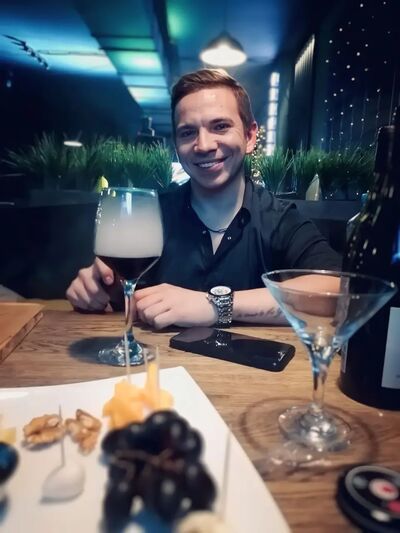   ,   Mike, 33 ,   ,   , c , 
