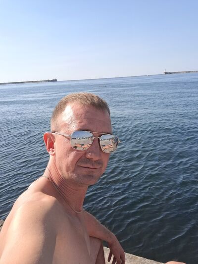   ,   Denis, 30 ,   ,   , c , 