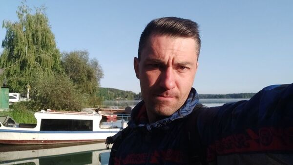  ,   Alex, 35 ,   ,   , c , 