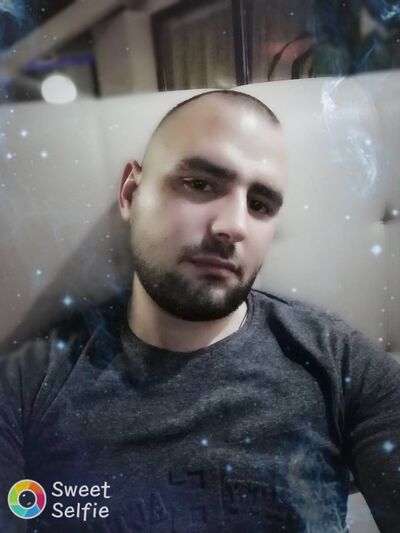  ,   Vlad, 33 ,   