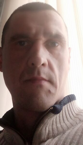 ,   Nik, 41 ,   ,   