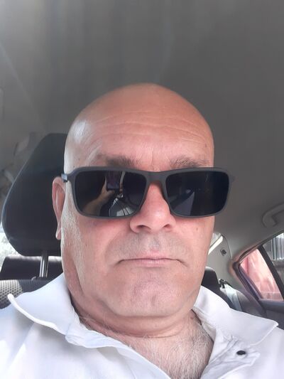  ,   Gagik, 48 ,   ,   