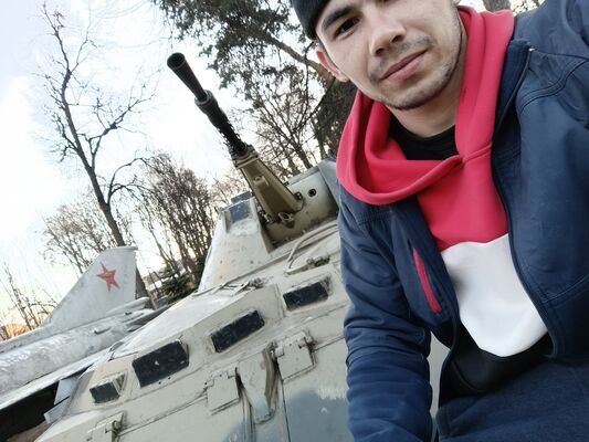  ,   Komiljon, 24 ,   ,   