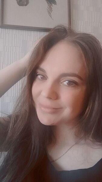  ,   Angelina, 33 ,   c 