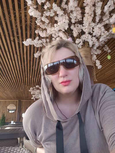  ,   Lina, 42 ,  
