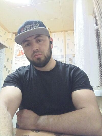   ,   Ali, 33 ,   ,   