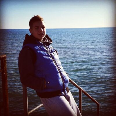  ,   Alex, 32 ,   ,   , c , 