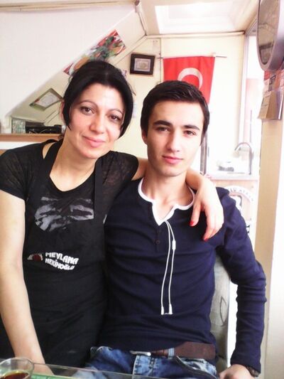  ,   Gio, 39 ,   