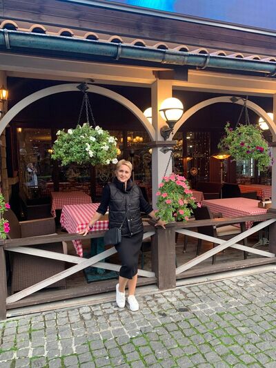  ,   Marina, 52 ,     , c 