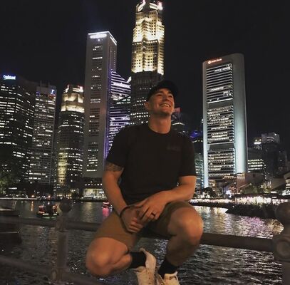  ,   Logan Tomf, 44 ,     , c 