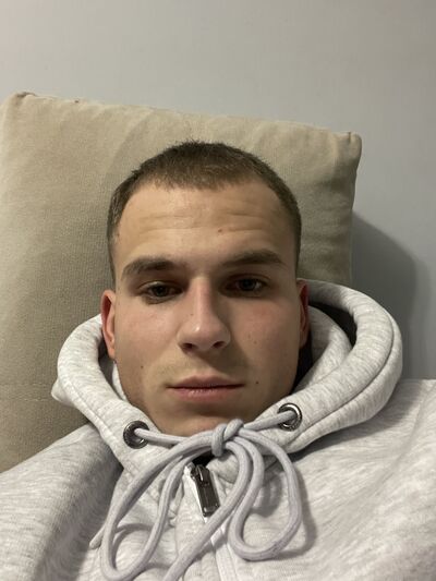  ,   Maksim, 20 ,   ,   , c 