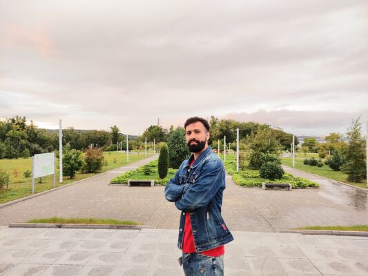  ,   Reza, 35 ,   ,   