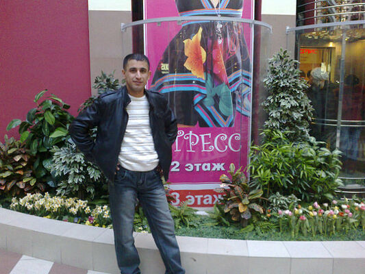  ,   Seymur, 28 ,   