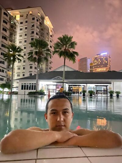  -,   Mr Islombek, 26 ,   ,   