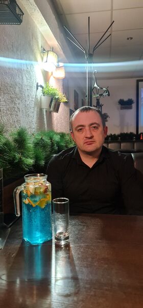  ,   Anton, 41 ,   ,   