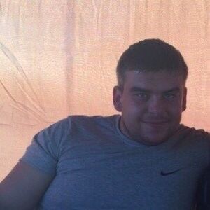  ,   Anatol, 37 ,  