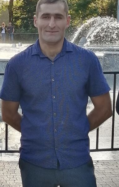  ,   Artur, 37 ,   ,   
