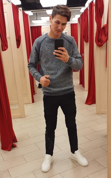  ,   Joni, 33 ,  