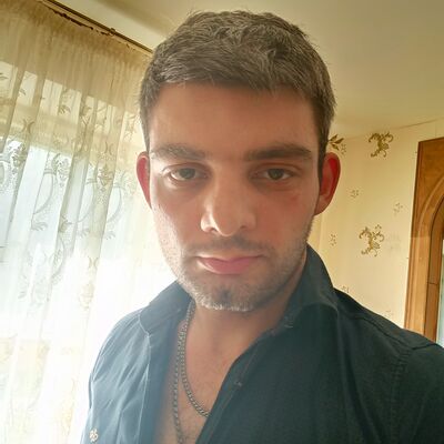  ,   Edmond, 27 ,   ,   