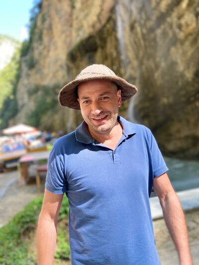  ,   Artur, 43 ,   ,   , c 