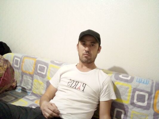  ,   Albert, 43 ,   ,   