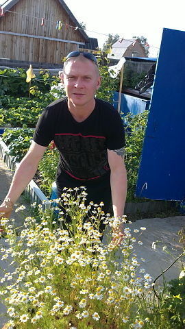  ,   Victor, 44 ,   