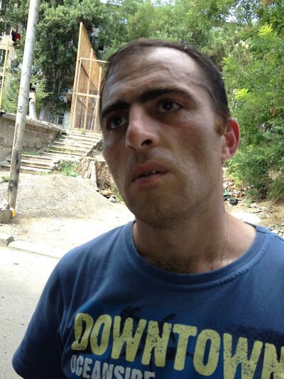  ,   Bacho, 40 ,   