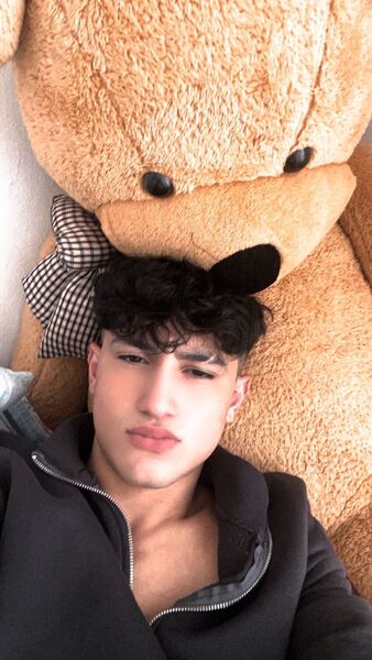  Batman,   Mustafa, 19 ,   ,   