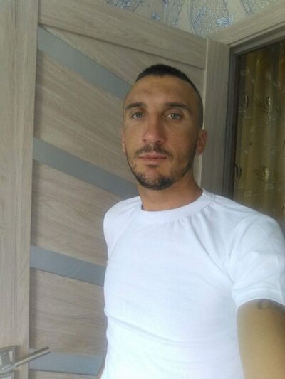  ,   Catalin, 93 ,   ,   