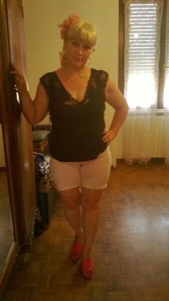  ,   Scarllet, 61 ,     , c 