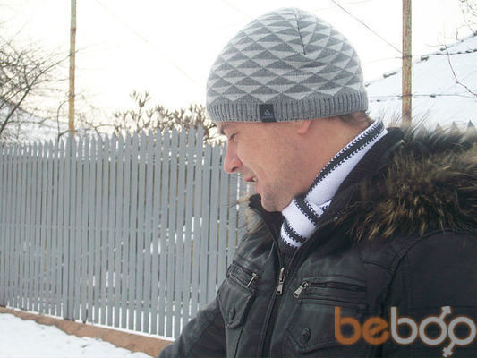  ,   Victor, 39 ,   , 