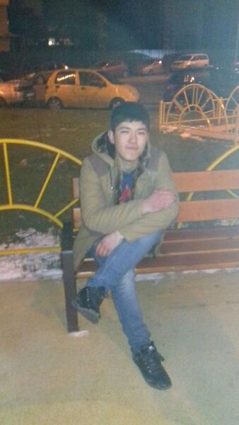 Знакомства Москва, фото парня Aziz, 24 года, познакомится для флирта, любви и романтики, cерьезных отношений