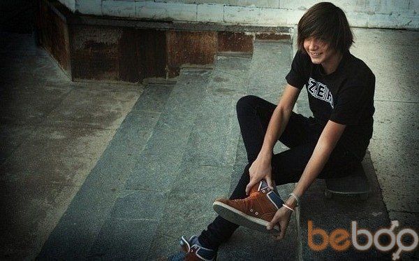  ,   Anton, 32 ,   