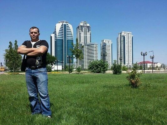  -,   Nik, 42 ,   