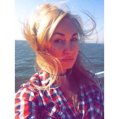  -,   Anna, 38 ,   