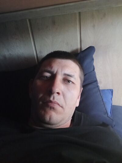  ,   Igor, 33 ,   ,   