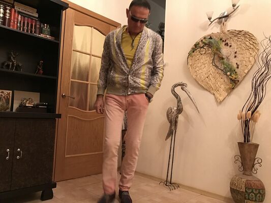  -,   ROMEO, 47 ,     , c 