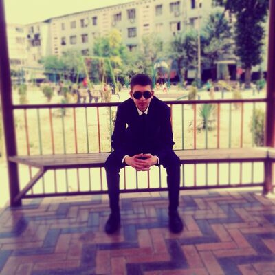 ,   Maxim, 32 ,   