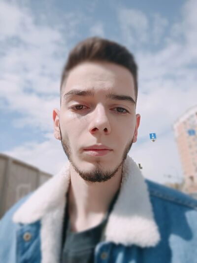  ,   Mikael, 22 ,   ,   