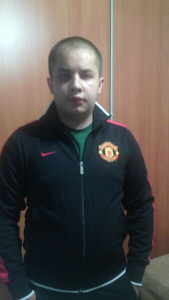 ,   Anton, 32 ,   