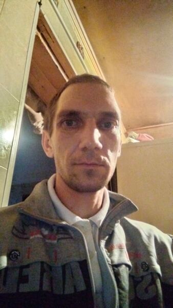  ,   Viktor, 36 ,   ,   