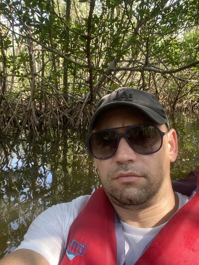  North Miami Beach,   Dinis, 40 ,   ,   